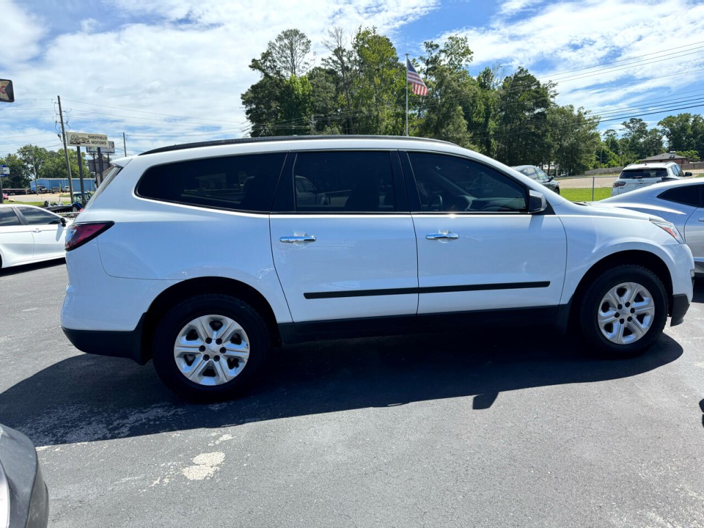 2017 Chevrolet Traverse Image 3