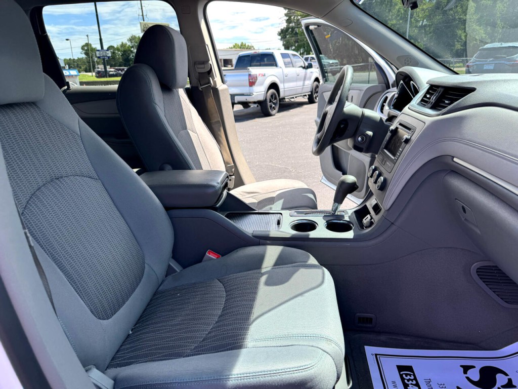 2017 Chevrolet Traverse Image 8