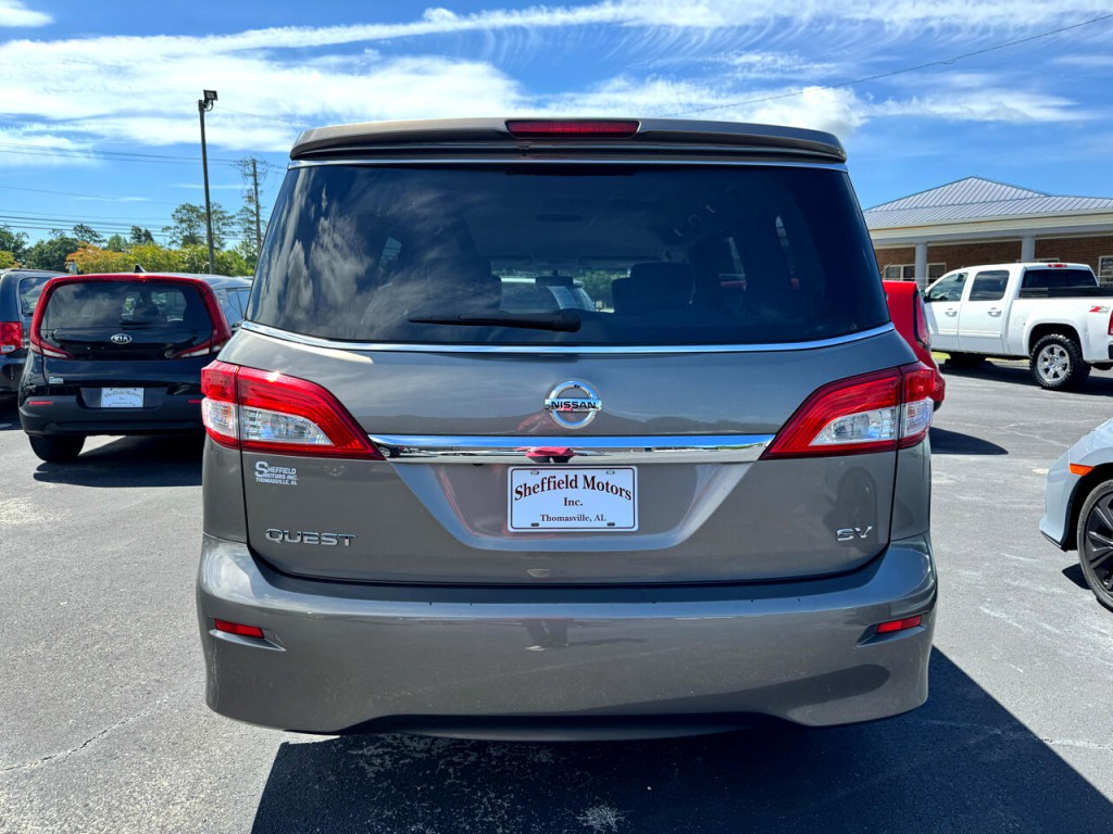 2017 Nissan Quest Image 4