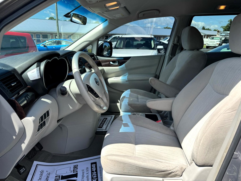 2017 Nissan Quest Image 5