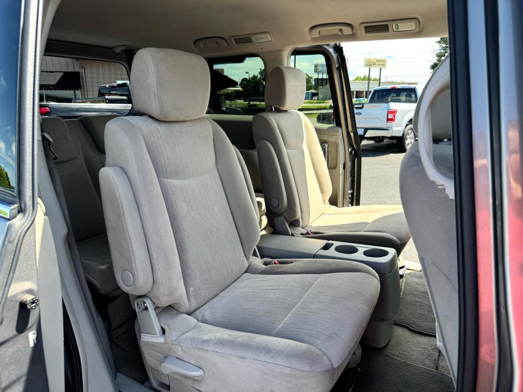 2017 Nissan Quest Image 7