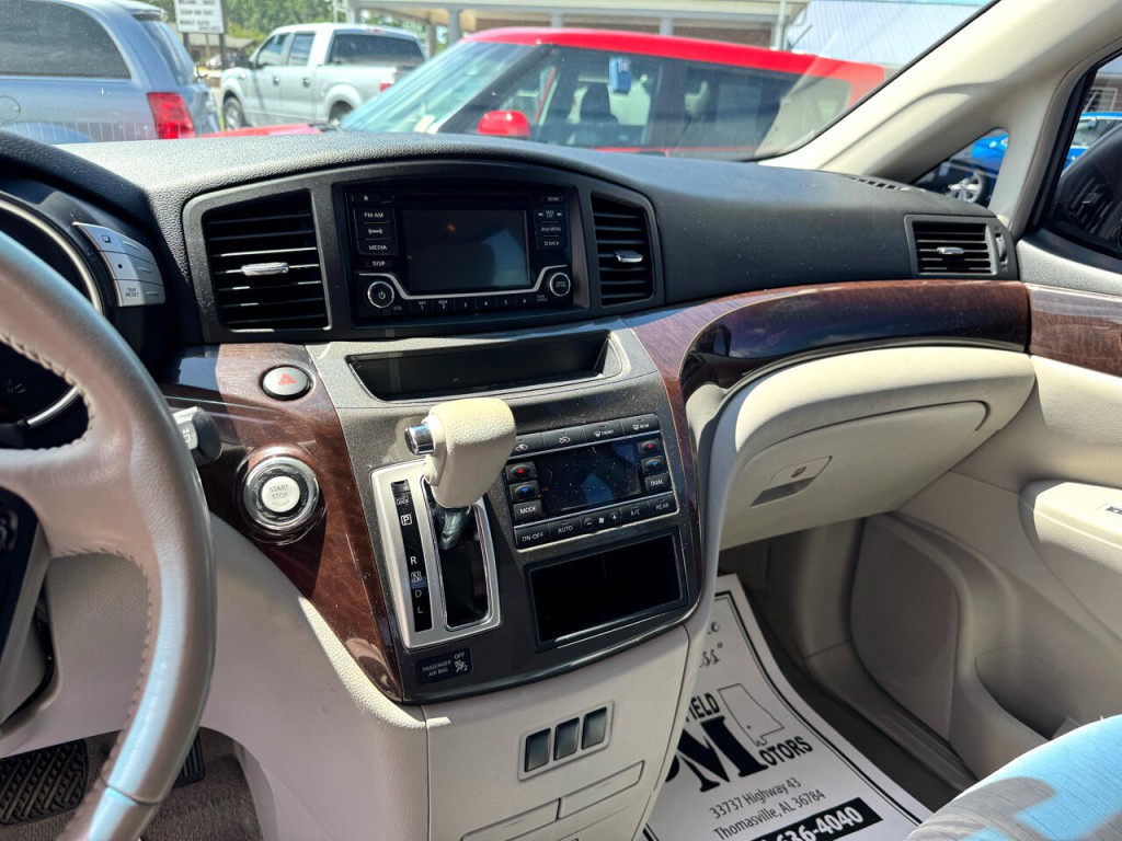 2017 Nissan Quest Image 9