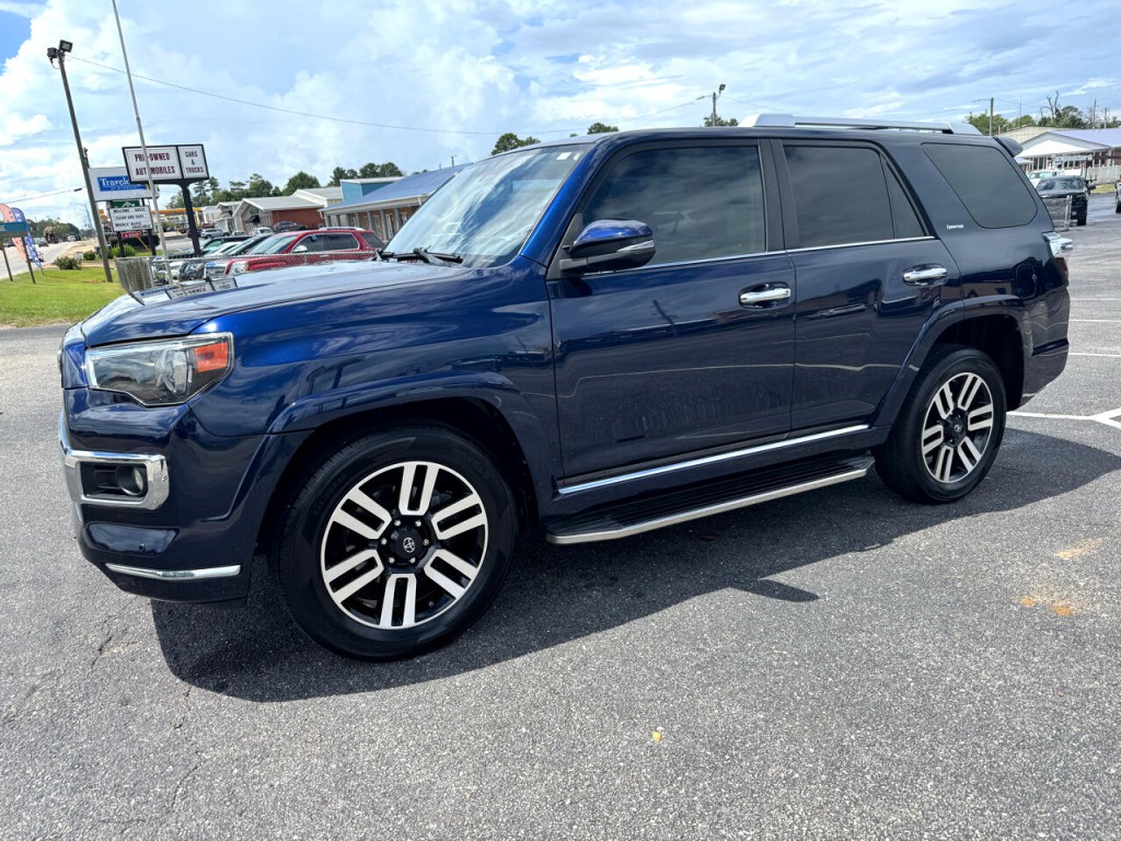 2019 Toyota 4Runner Image 3