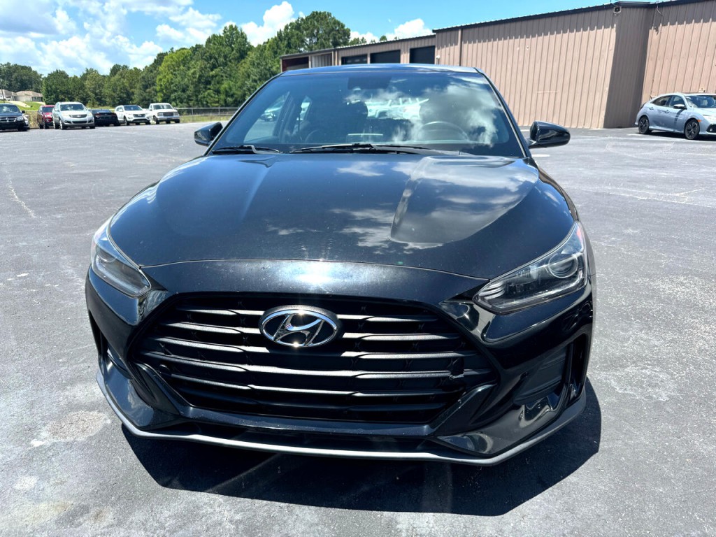 2019 Hyundai Veloster Image 2