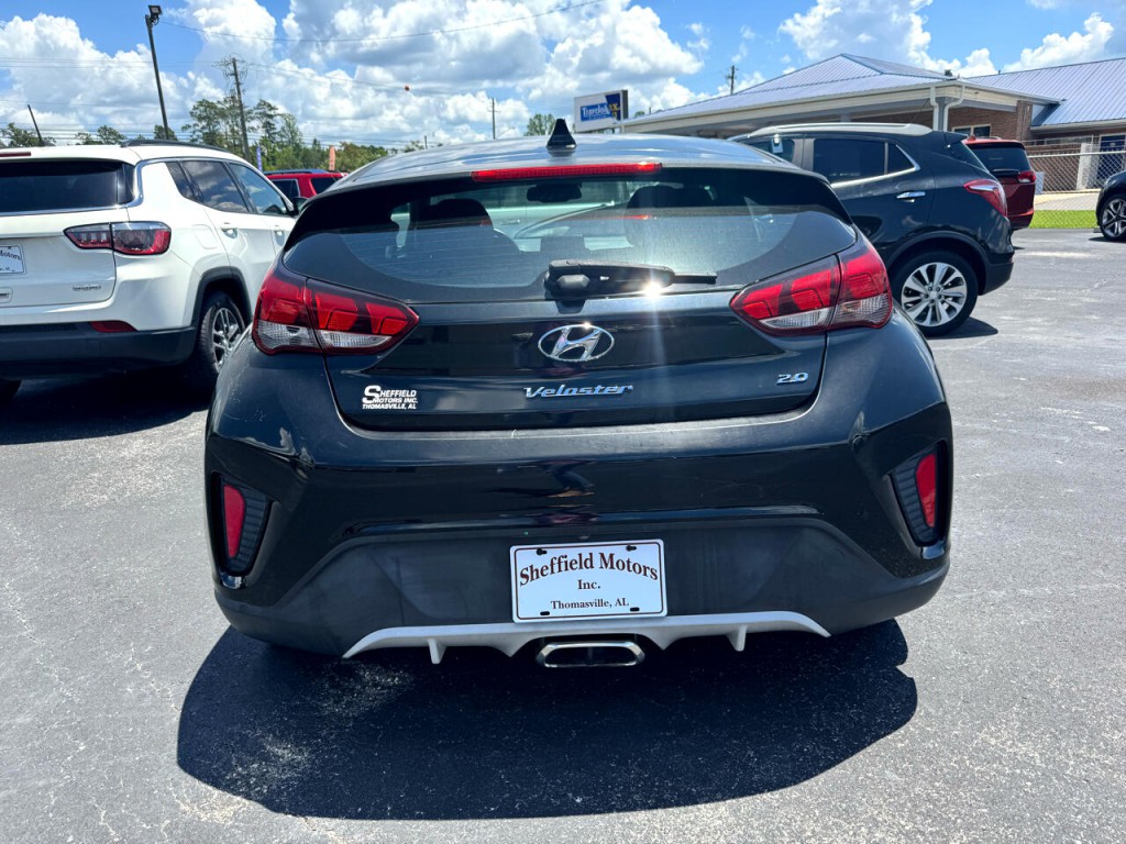 2019 Hyundai Veloster Image 4
