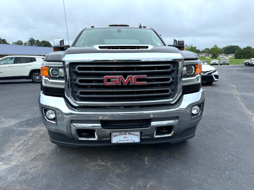 2018 GMC Sierra 2500 Image 2