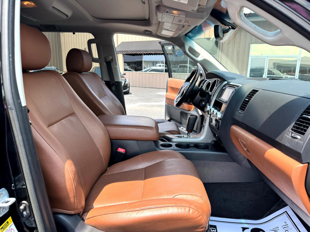 2016 Toyota Sequoia Image 6