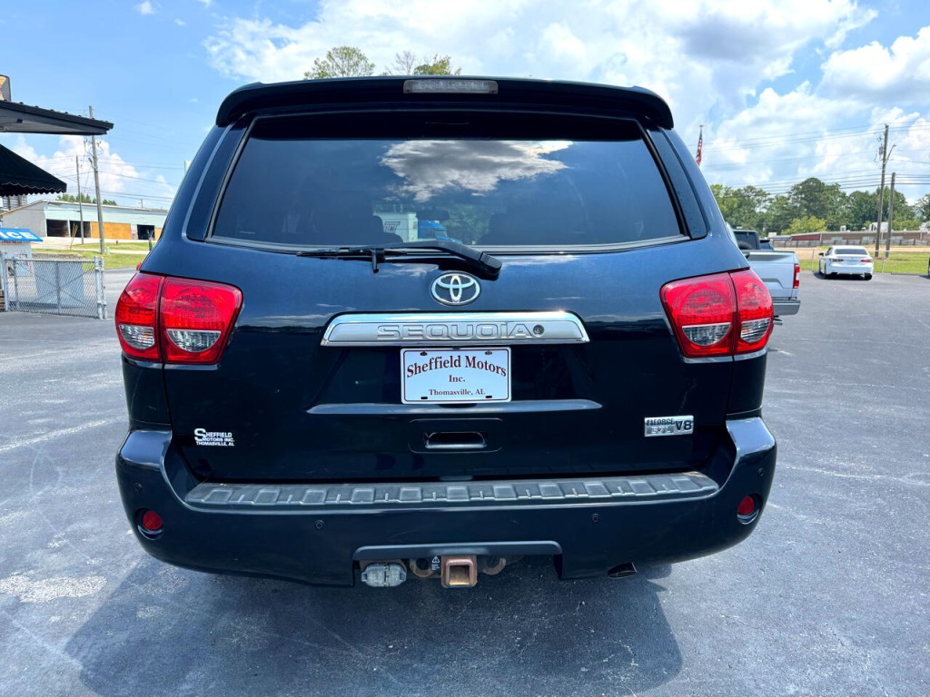 2016 Toyota Sequoia Image 8
