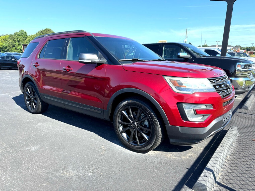 2017 Ford Explorer Image 1