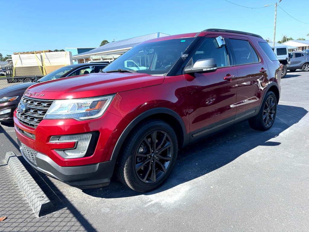 2017 Ford Explorer Image 2