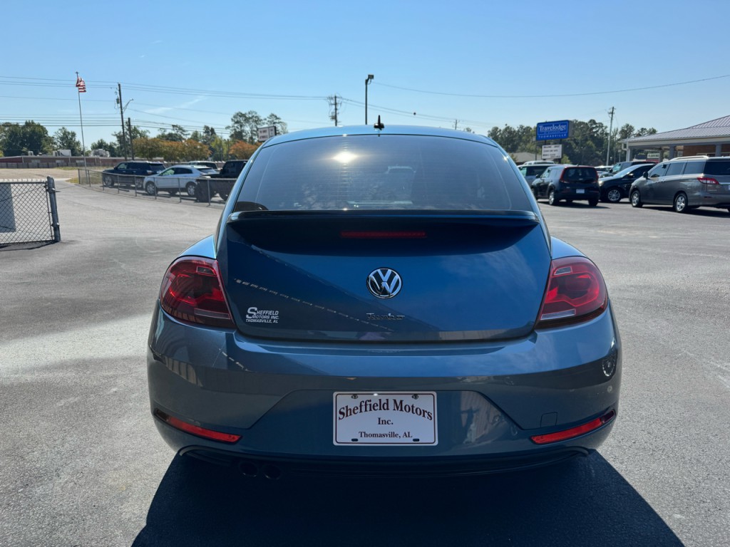 2019 Volkswagen Beetle Image 4