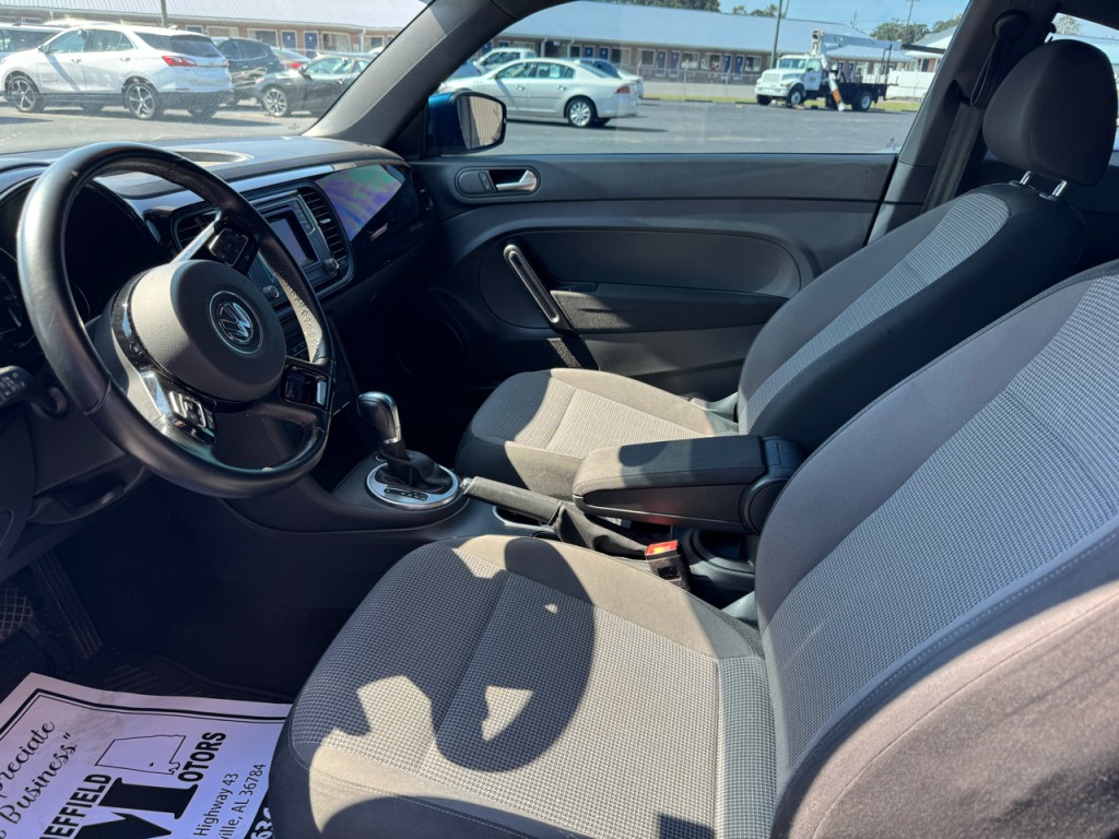 2019 Volkswagen Beetle Image 5