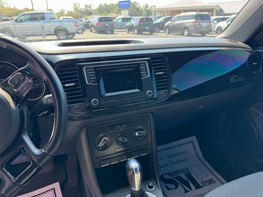 2019 Volkswagen Beetle Image 7