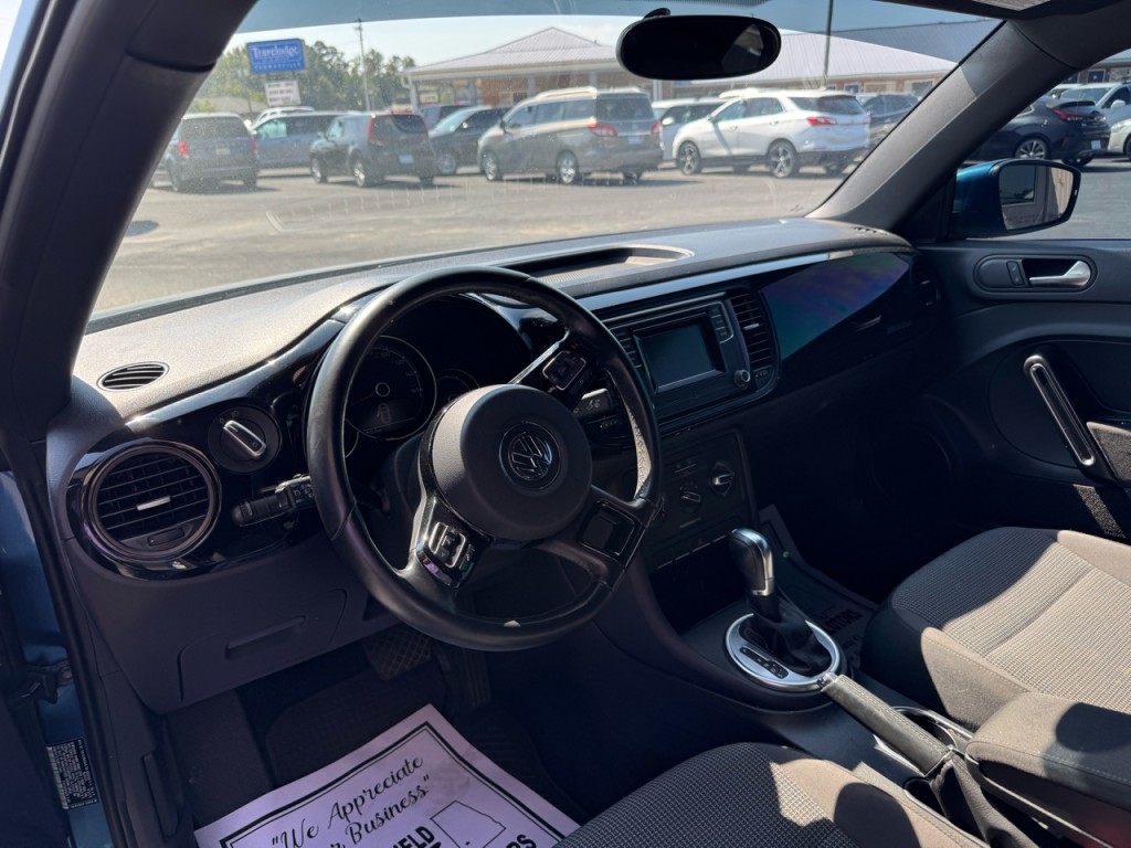 2019 Volkswagen Beetle Image 8