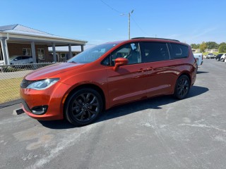 Image for 2018 Chrysler Pacifica Touring-L ID: 6847691