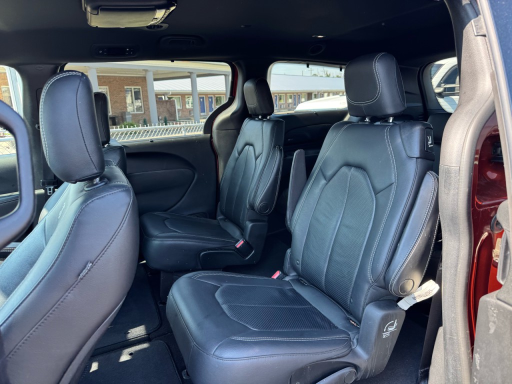 2018 Chrysler Pacifica Image 6