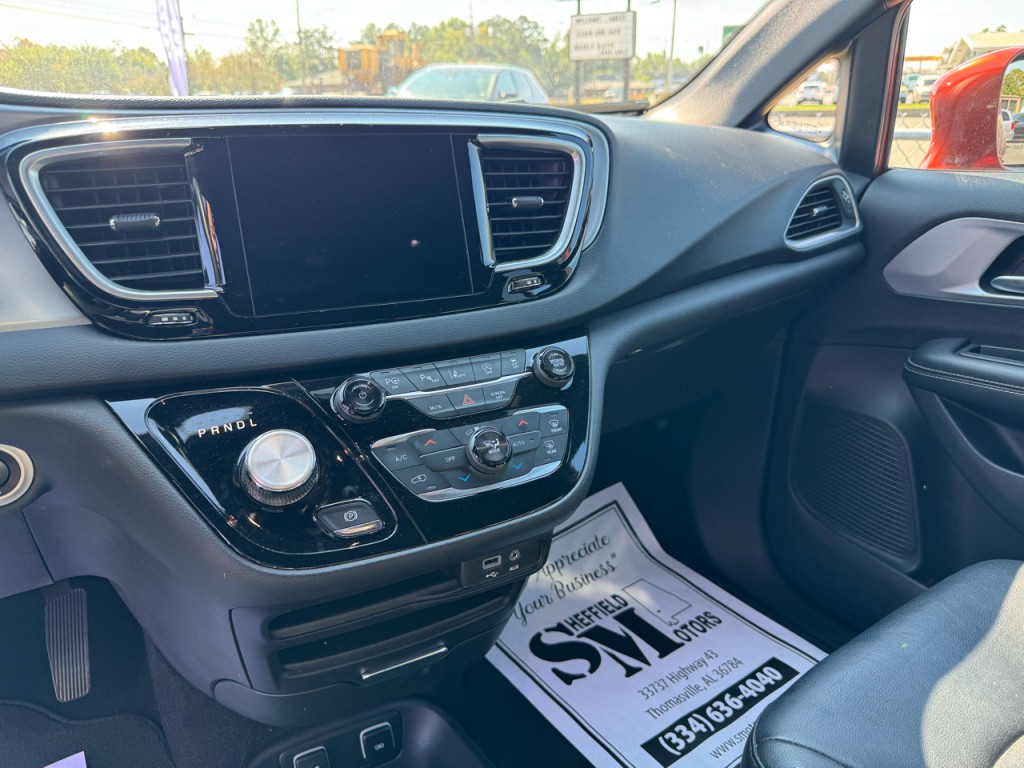 2018 Chrysler Pacifica Image 10