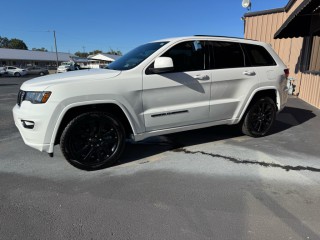 Image for 2019 Jeep Grand Cherokee Laredo ID: 6872985