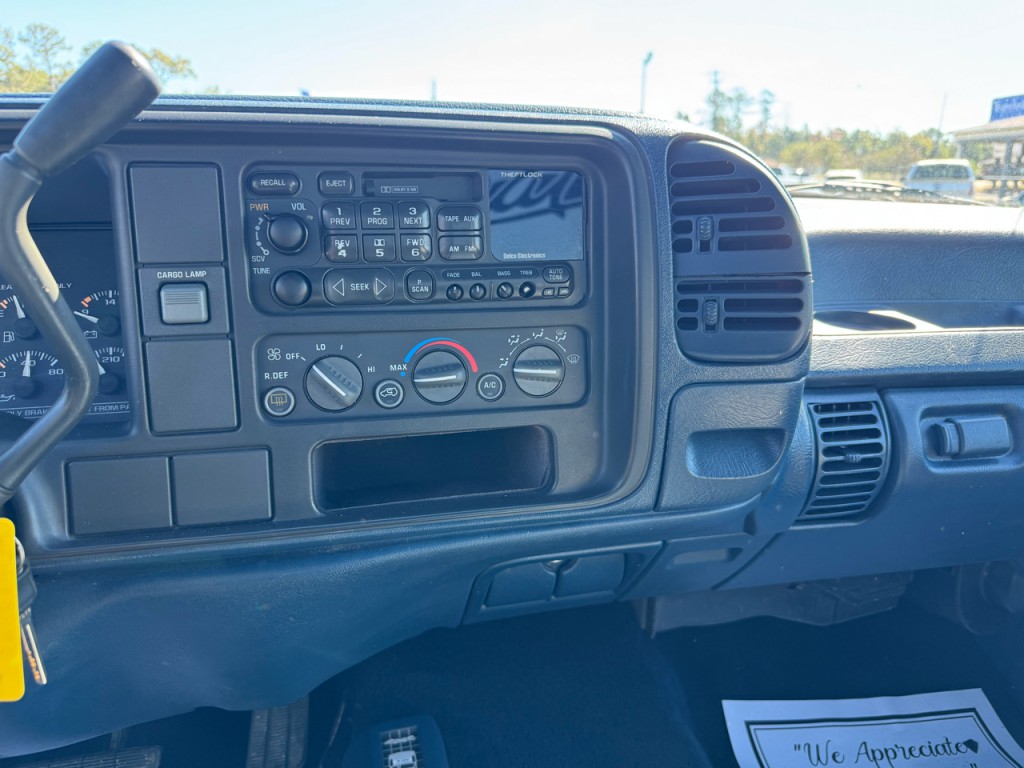 1995 GMC Sierra 1500 Image 10