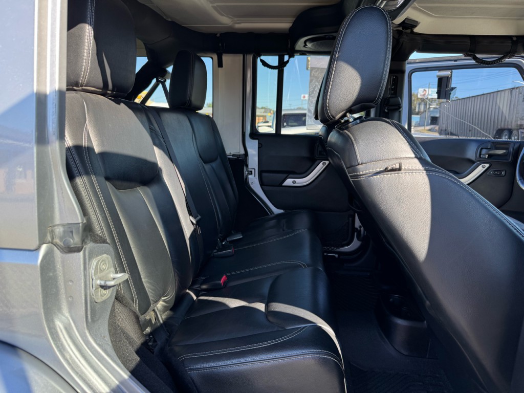 2013 Jeep Wrangler Image 6