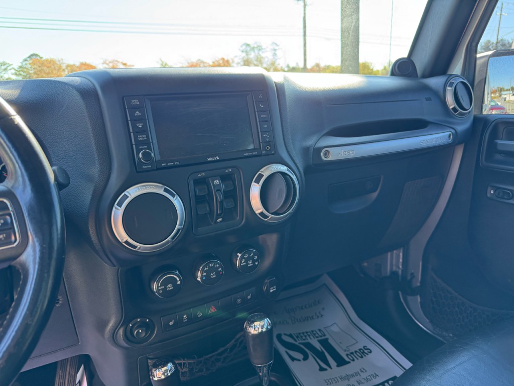 2013 Jeep Wrangler Image 8