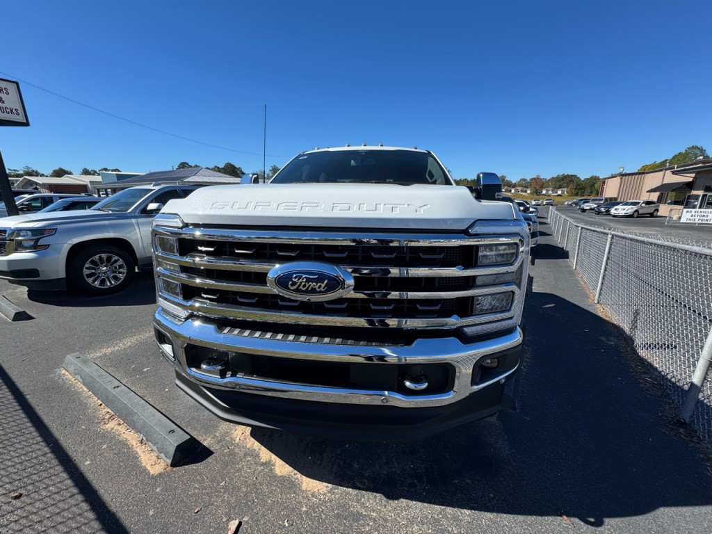 2024 Ford F-250 Image 3