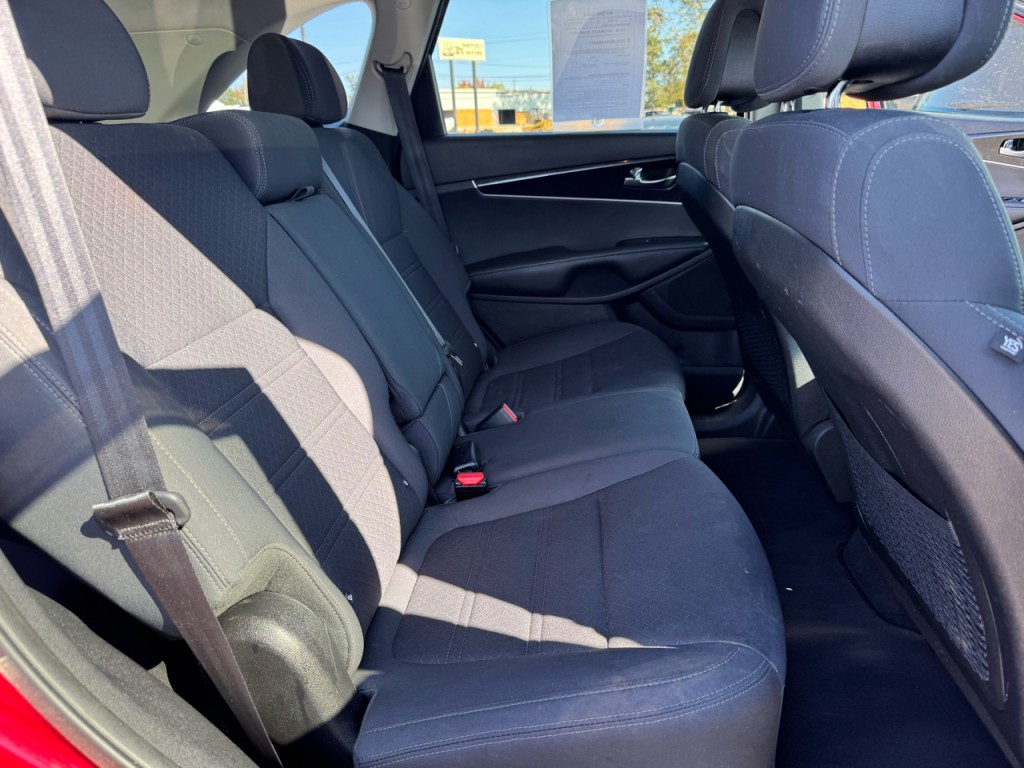 2016 Kia Sorento Image 7