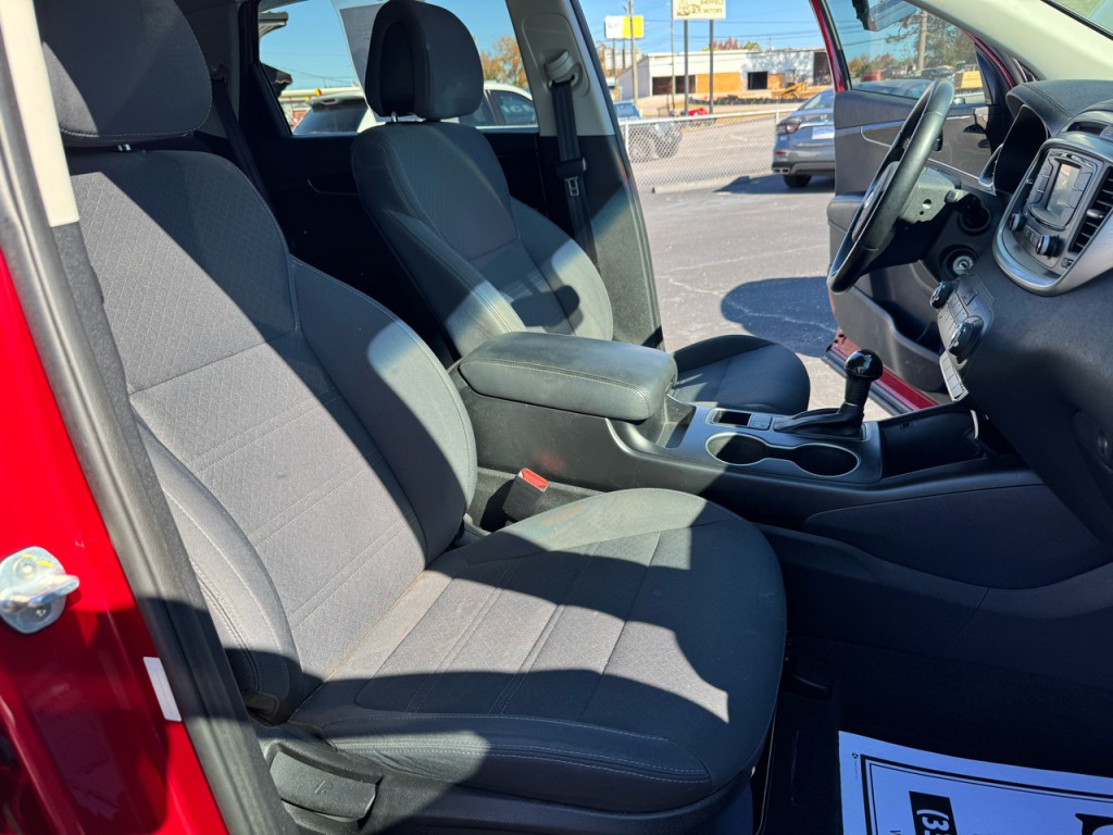 2016 Kia Sorento Image 8