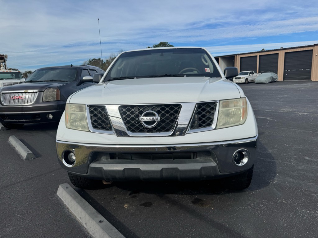 2007 Nissan Frontier Image 2