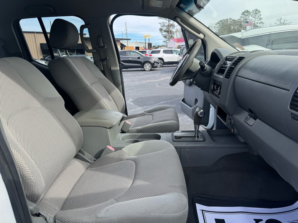 2007 Nissan Frontier Image 8