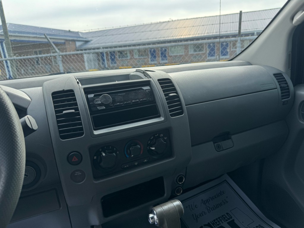 2007 Nissan Frontier Image 9