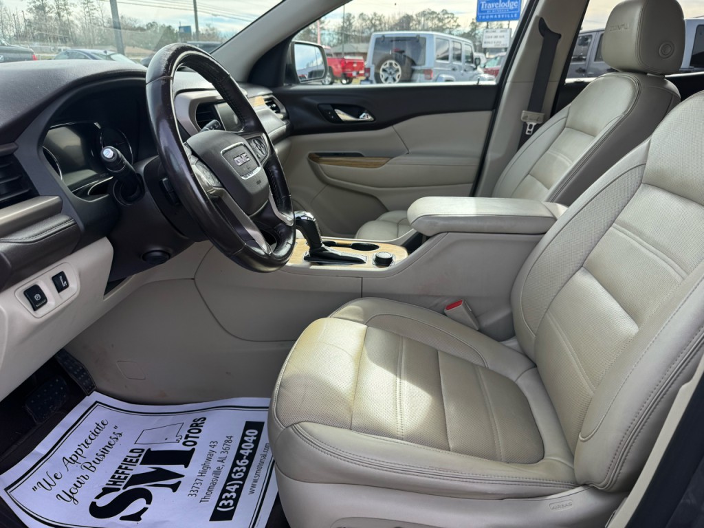 2017 GMC Acadia Image 5