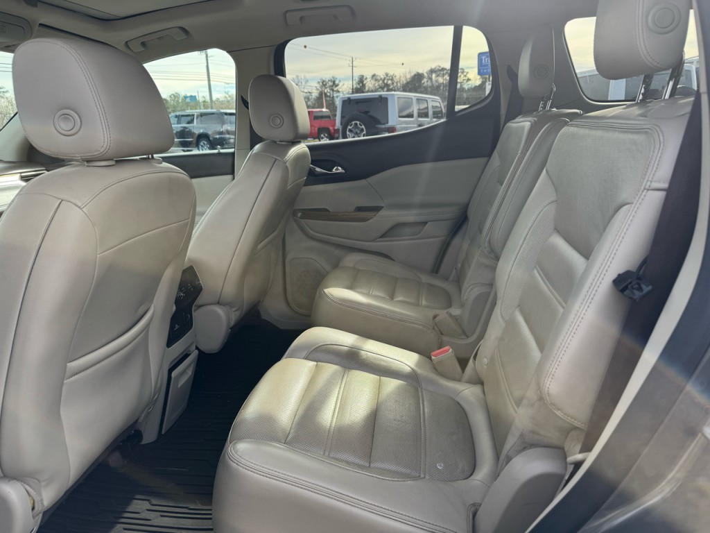 2017 GMC Acadia Image 6