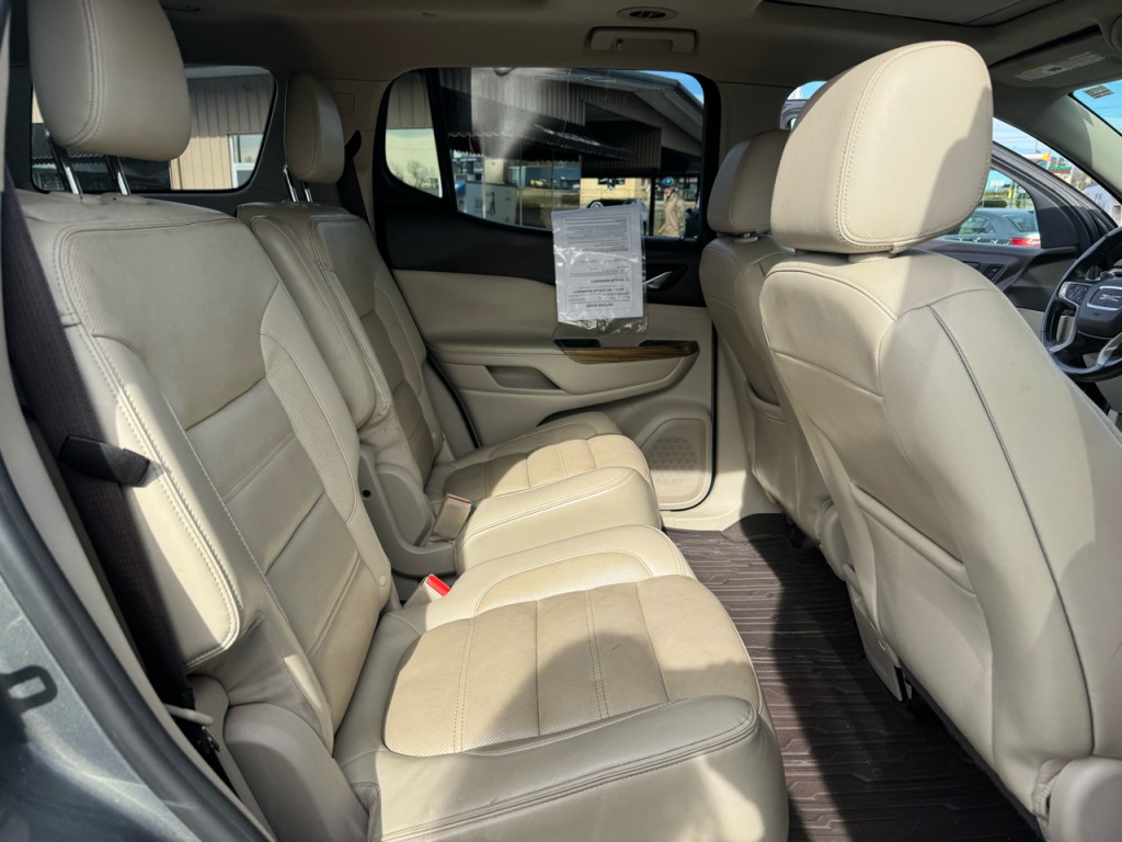 2017 GMC Acadia Image 7