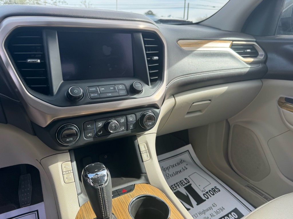 2017 GMC Acadia Image 10