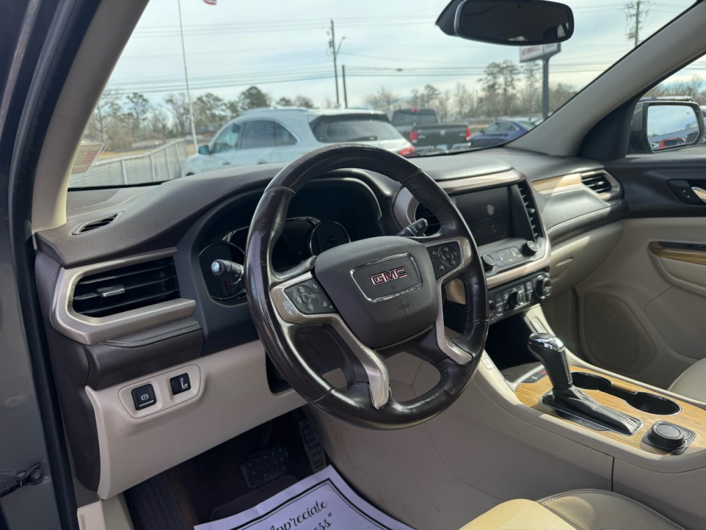 2017 GMC Acadia Image 11