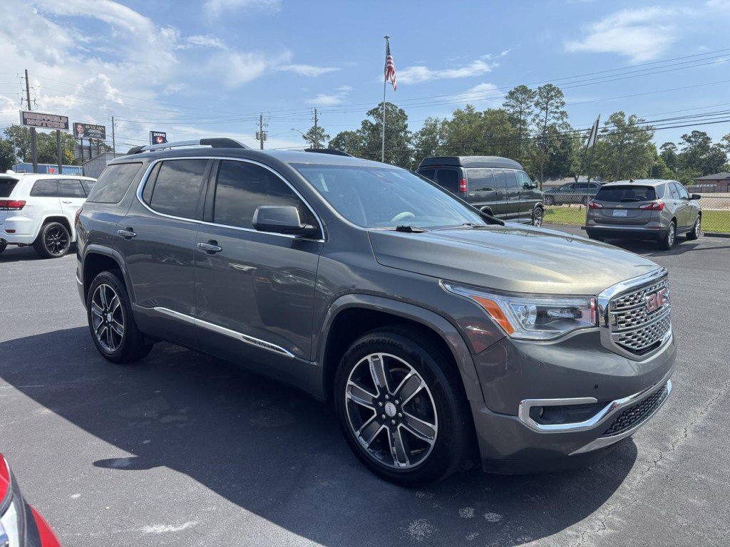 2017 GMC Acadia Image 3