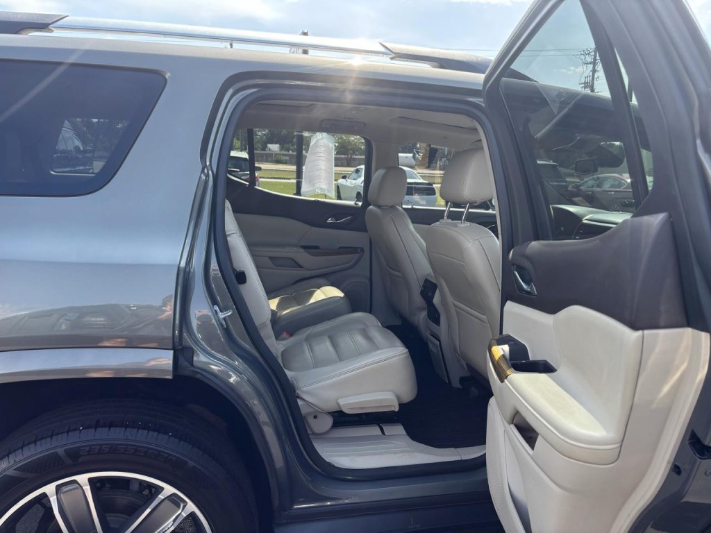 2017 GMC Acadia Image 7