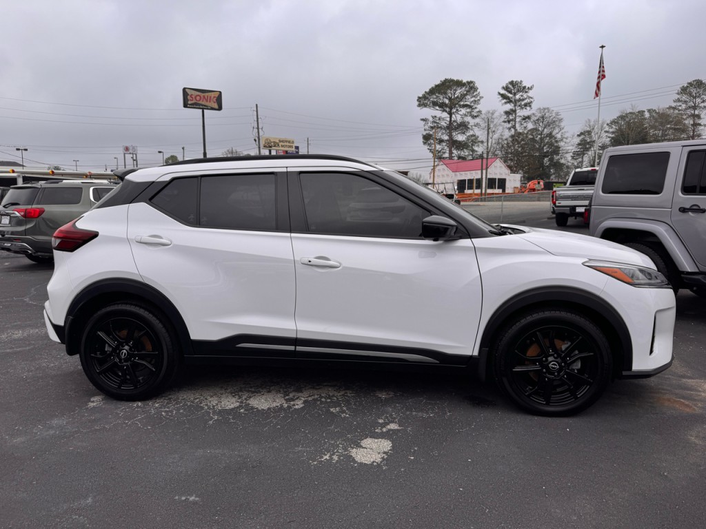 2023 Nissan Kicks Image 1