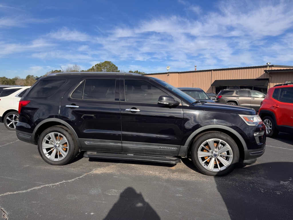 2019 Ford Explorer Image 1