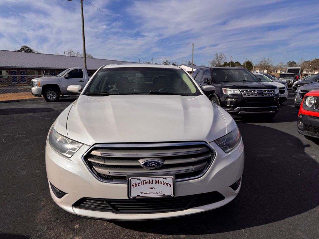 2013 Ford Taurus Image 2