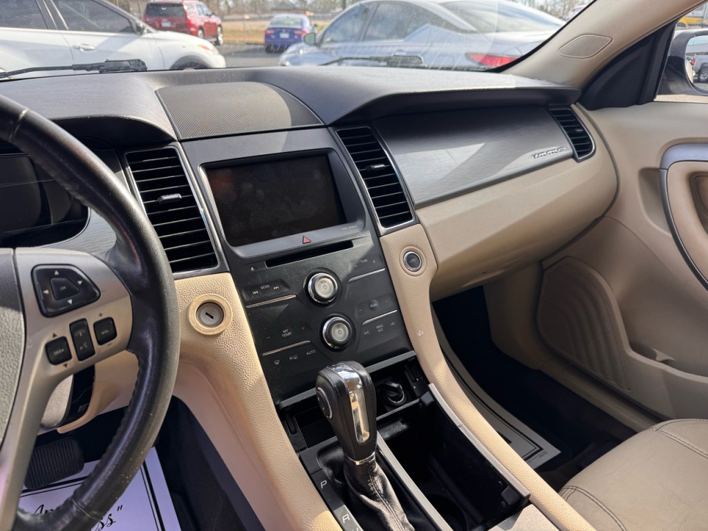2013 Ford Taurus Image 10