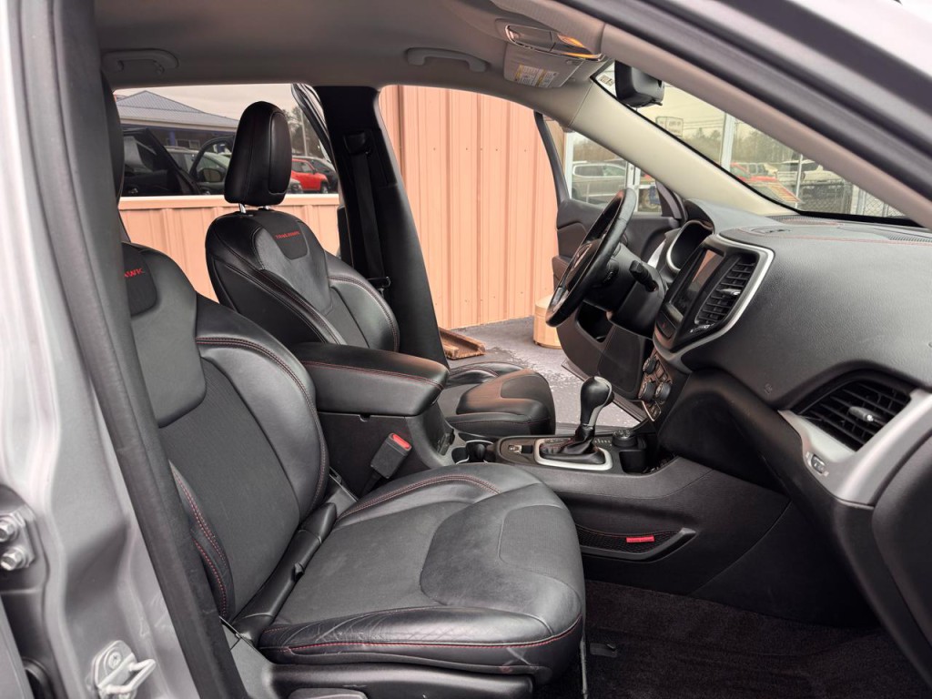 2017 Jeep Cherokee Image 10