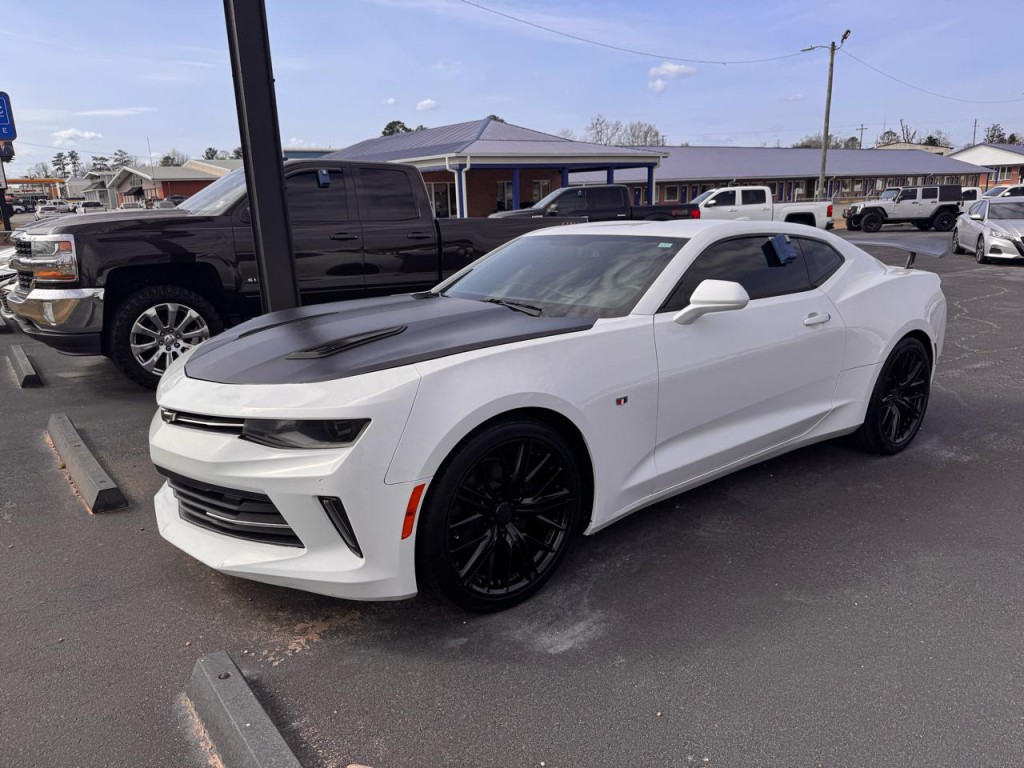 2016 Chevrolet Camaro Image 1