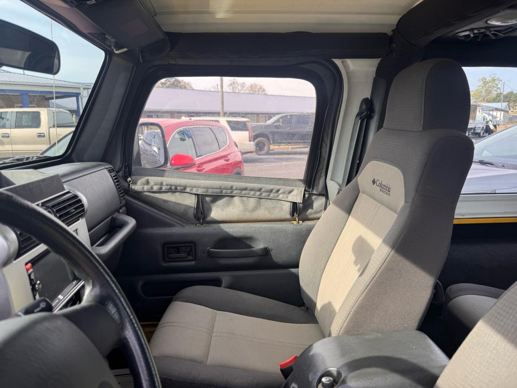 2004 Jeep Wrangler Image 6