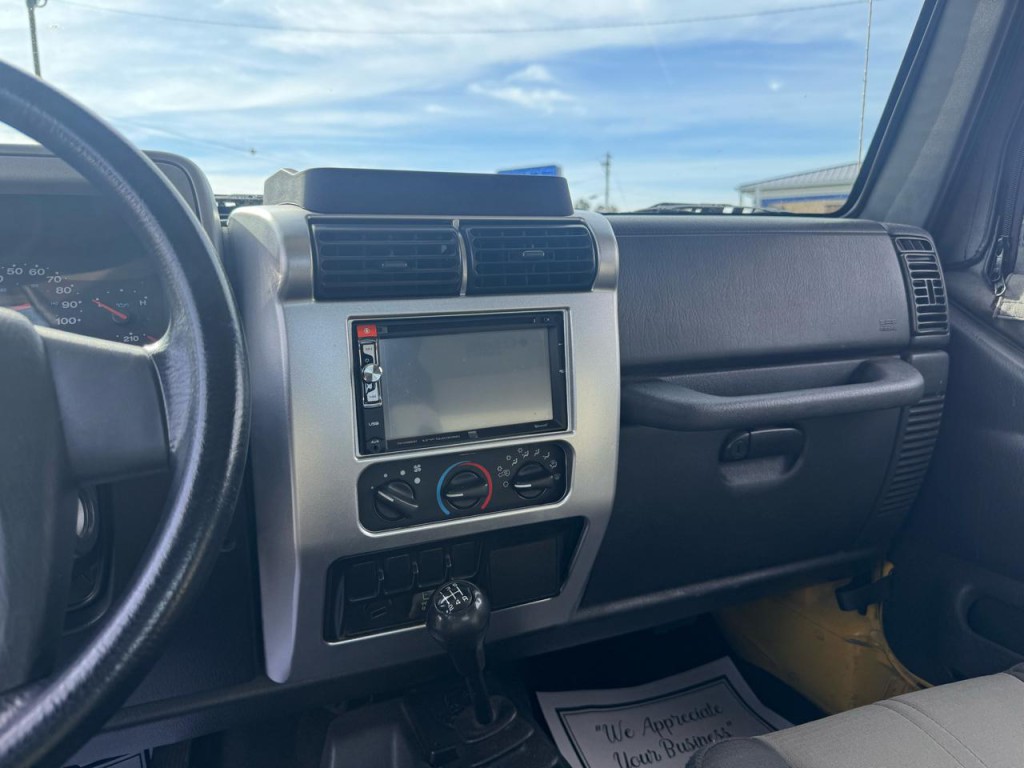 2004 Jeep Wrangler Image 7