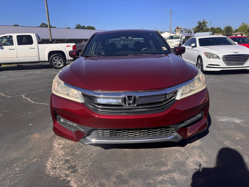 2017 Honda Accord Image 2