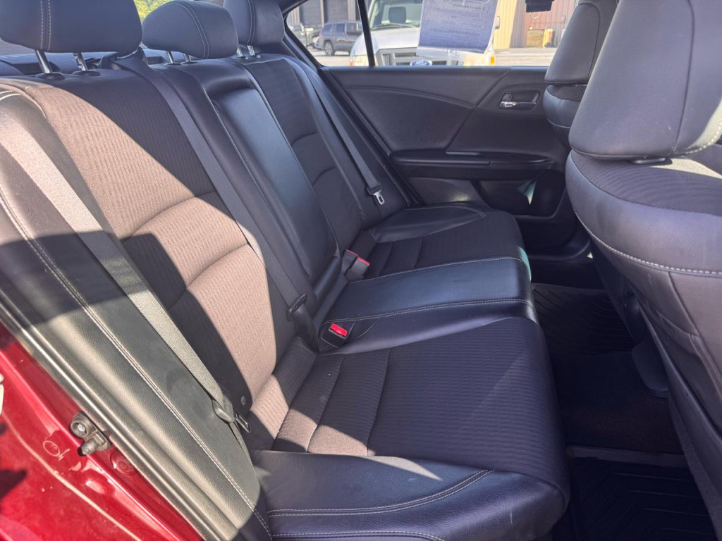 2017 Honda Accord Image 7