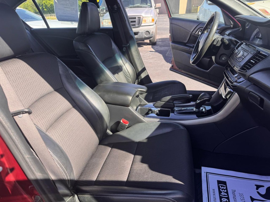 2017 Honda Accord Image 8