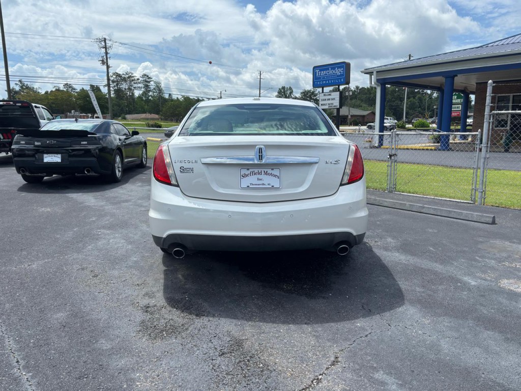 2012 Lincoln MKS Image 2